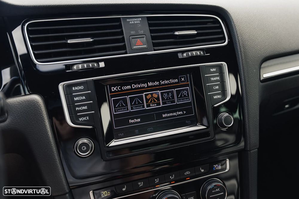 VW Golf 2.0 TSI R DSG - 32