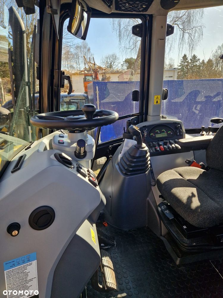 Caterpillar 432F2 - 8