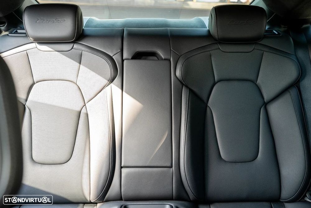 Porsche Taycan Turbo - 34