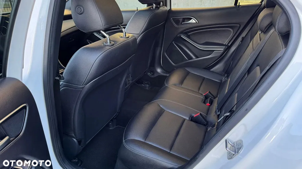 Mercedes-Benz GLA 250 4Matic 7G-DCT AMG Line - 27