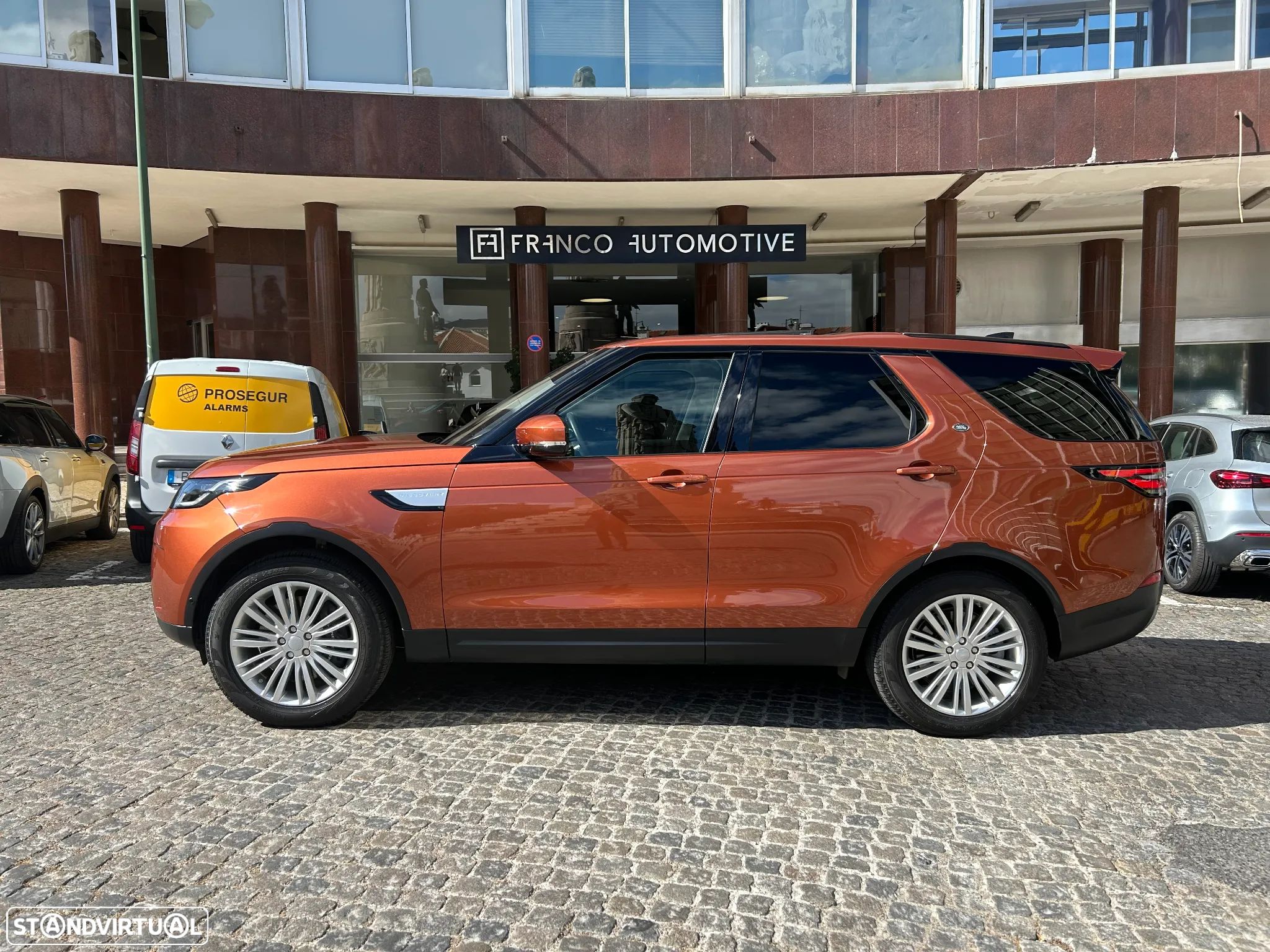 Land Rover Discovery 3.0 Si6 HSE Luxury Auto - 1