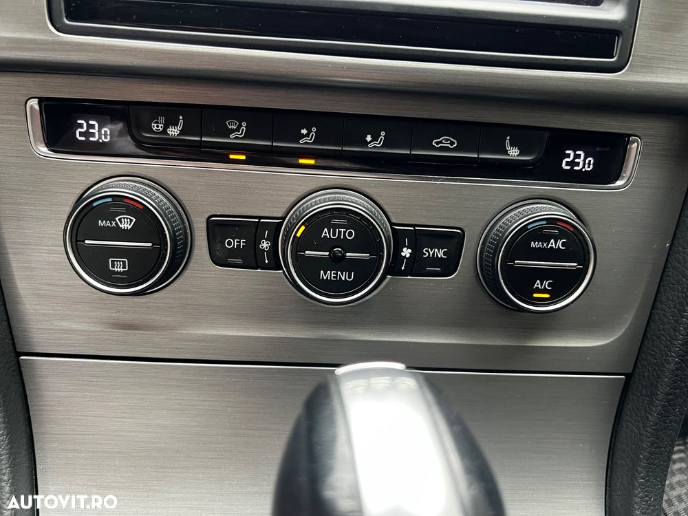 Volkswagen Golf - 10