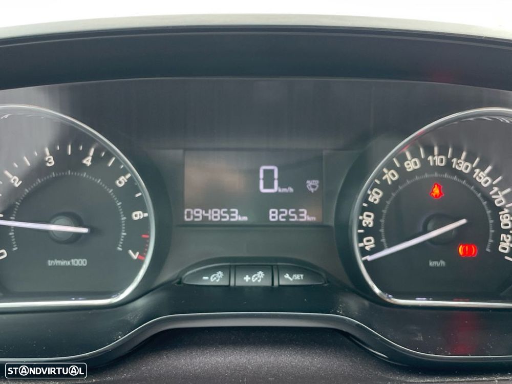 Peugeot 2008 1.2 VTi Active - 3