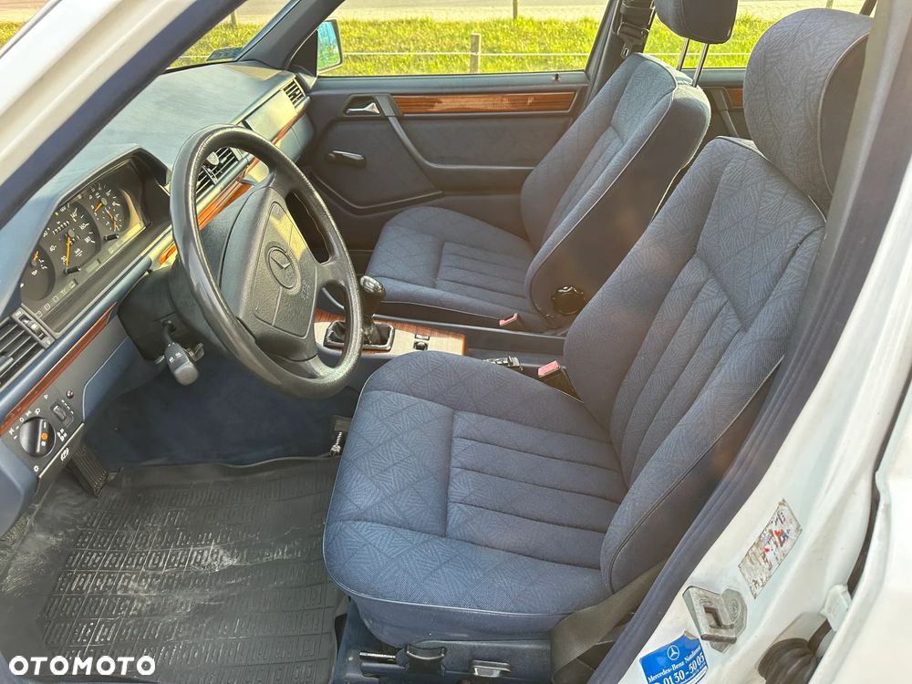 Mercedes-Benz Klasa E - 20