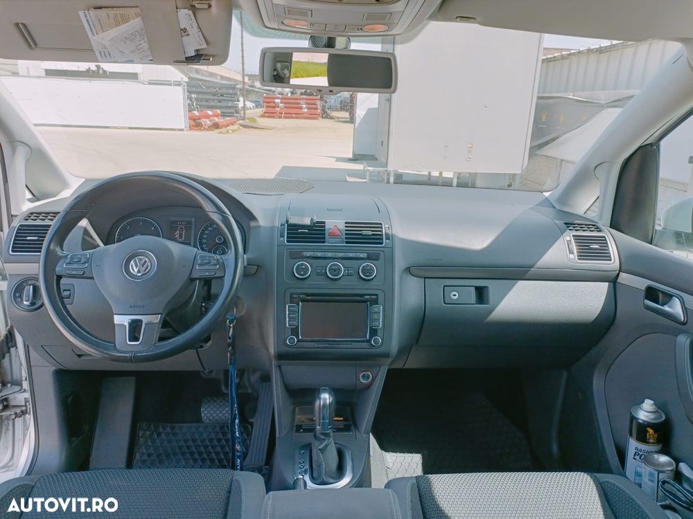 Volkswagen Touran - 10