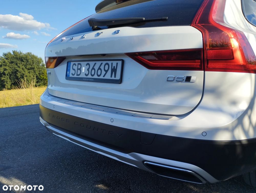 Volvo V90 Cross Country - 4