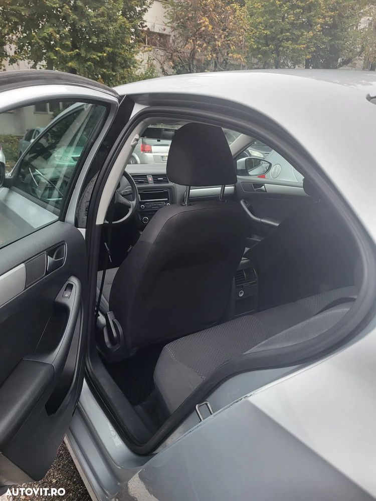 Volkswagen Jetta 1.6 TDI CR DPF Comfortline - 11