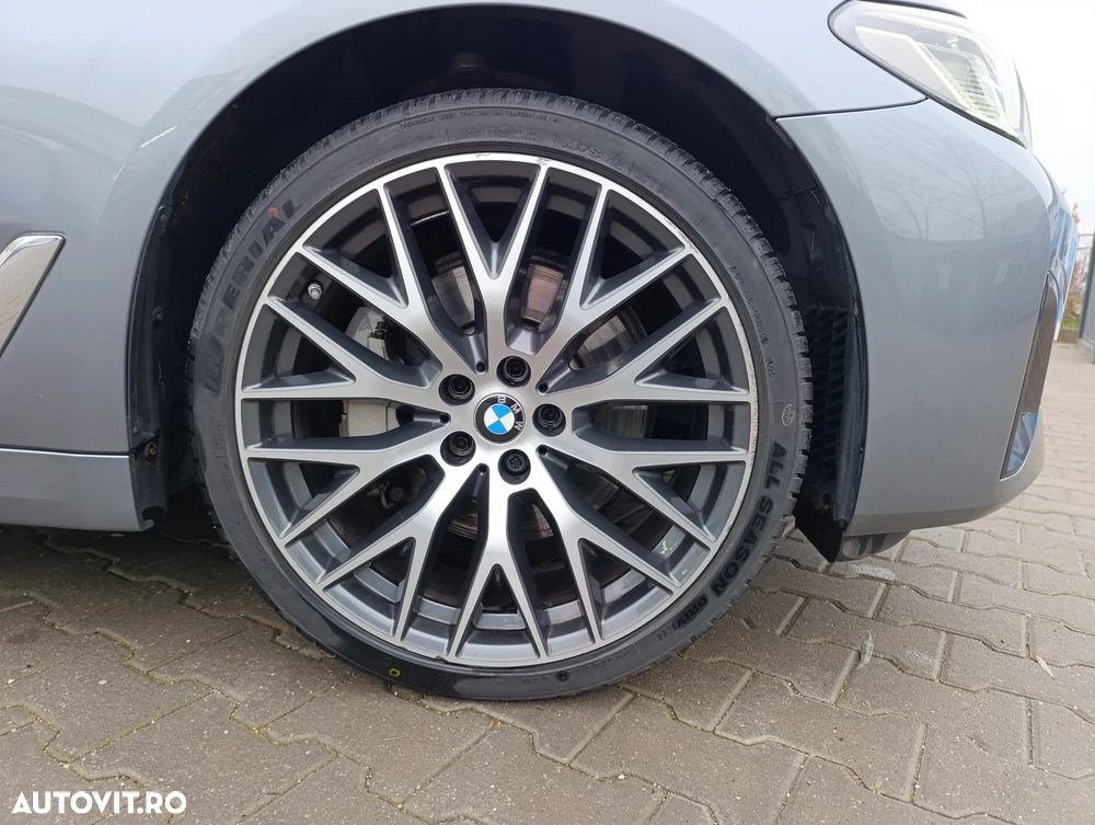 BMW 5 Series 2020 — imagine 11