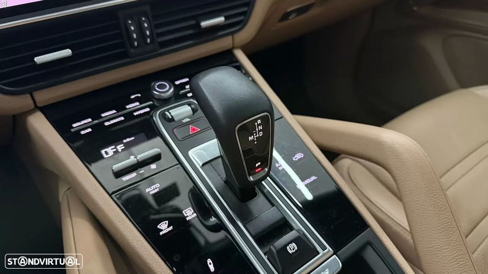 Porsche Cayenne Coupé E-Hybrid - 30