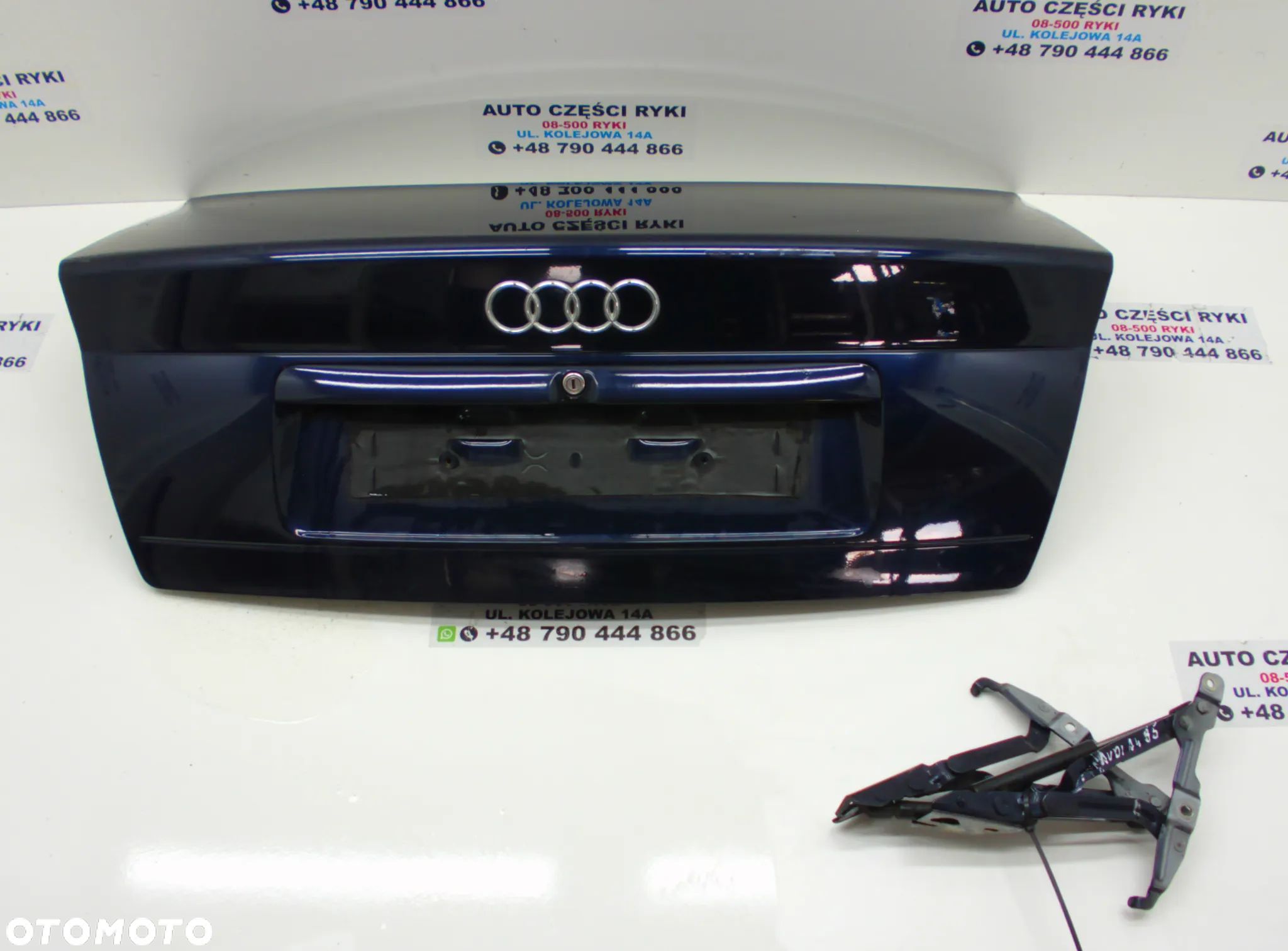 Audi A4 B5 Sedan Klapa bagażnik Zawiasy - 1