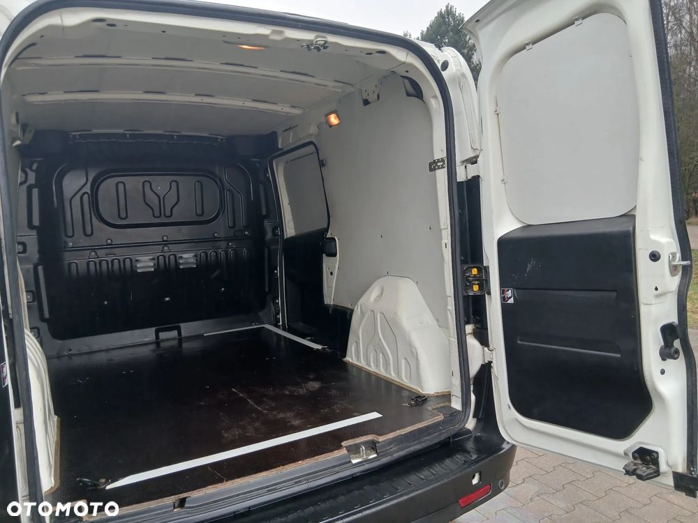 Opel COMBO - 15