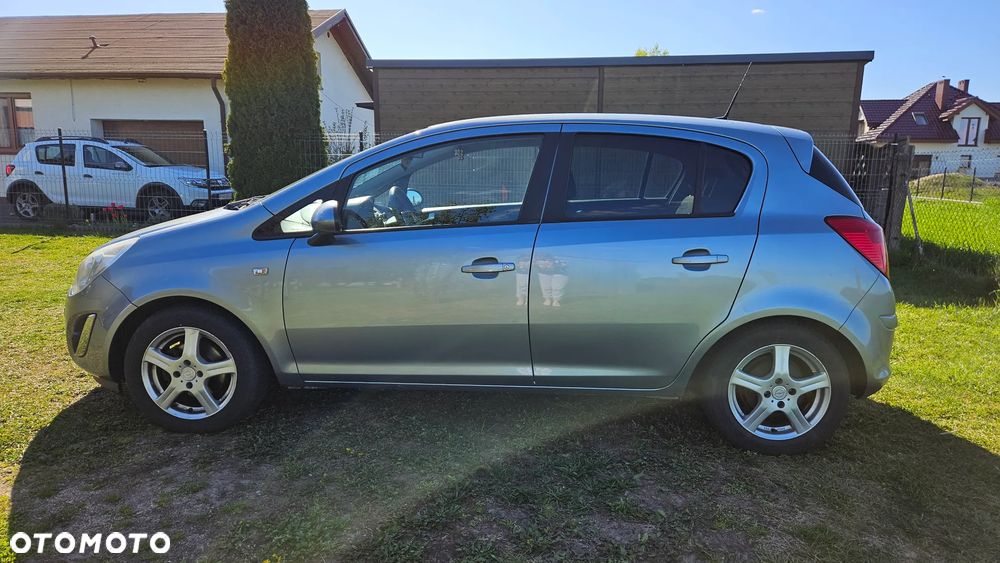 Opel Corsa 1.2 16V Cosmo - 10
