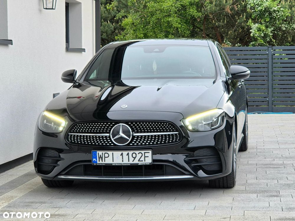 Mercedes-Benz Klasa E 220 d 4Matic 9G-TRONIC AMG Line - 4
