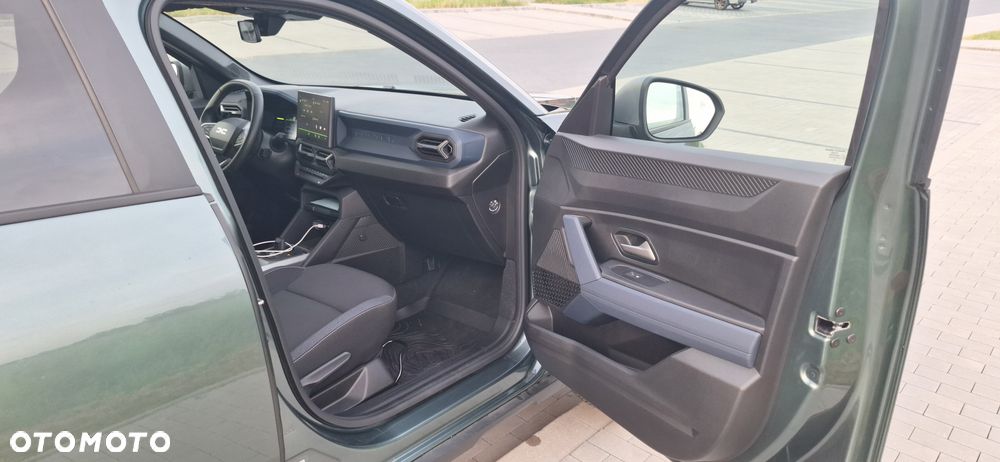 Dacia Duster 1.6 Full Hybrid 140 Journey+ MMT - 37