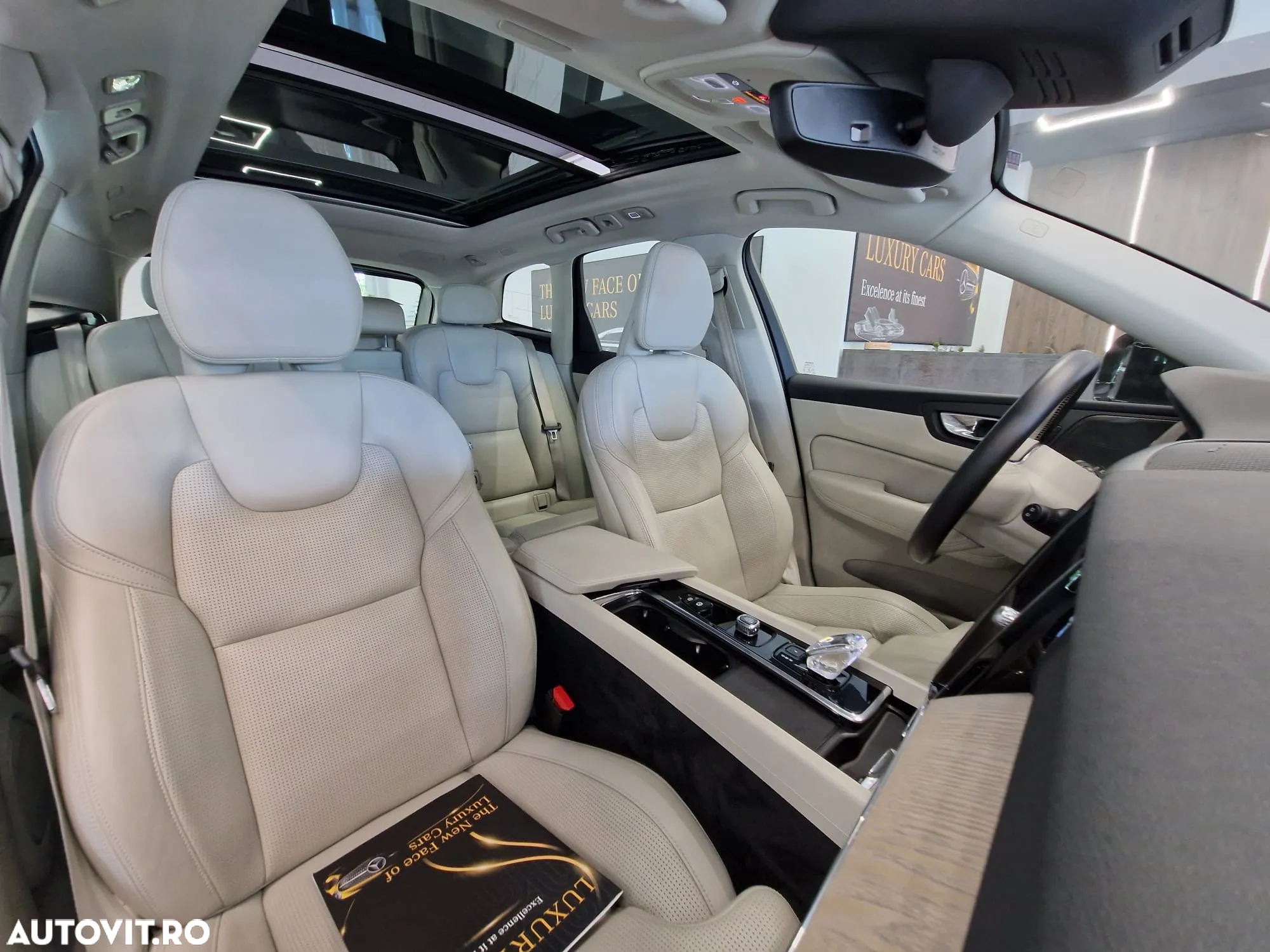 Volvo XC 60 T6 AWD Recharge Geartronic Inscription - 17