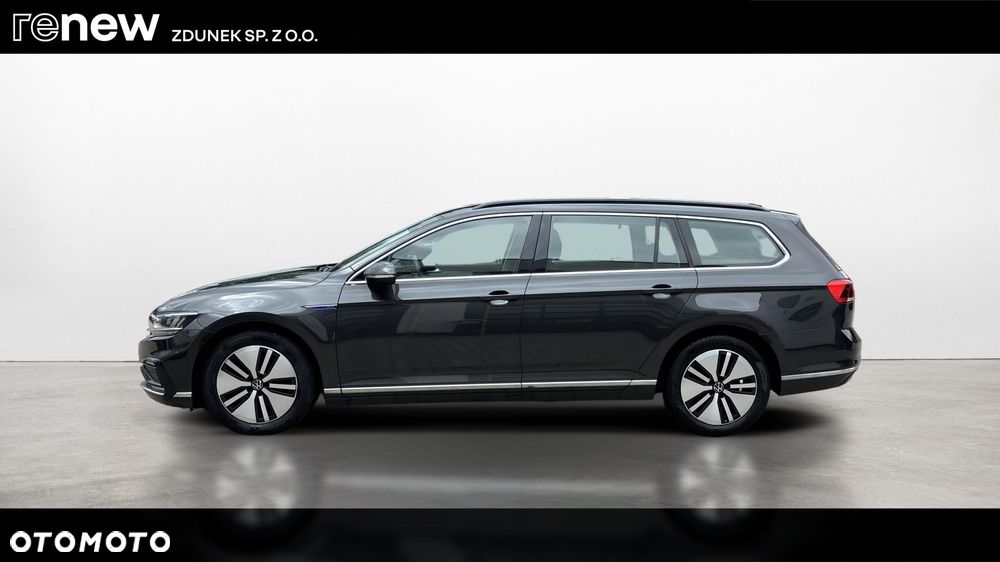 Volkswagen Passat - 2