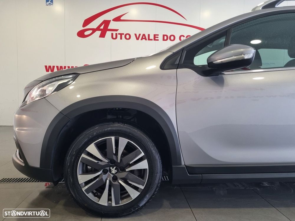 Peugeot 2008 1.2 PureTech Allure - 16