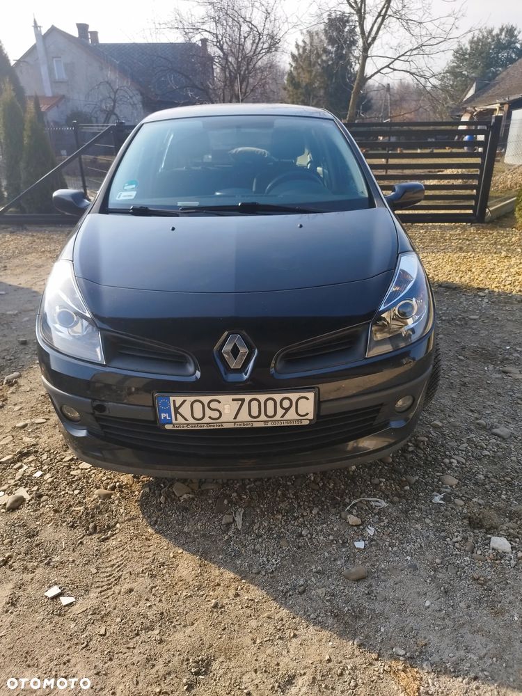 Renault Clio - 11