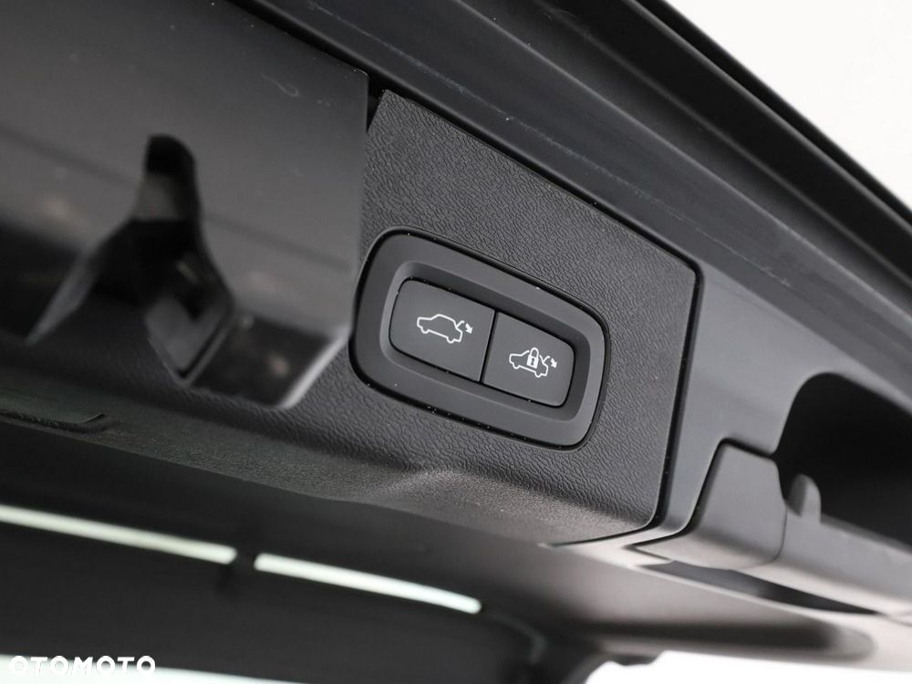 Volvo XC 60 B4 D Geartronic Momentum Pro - 36