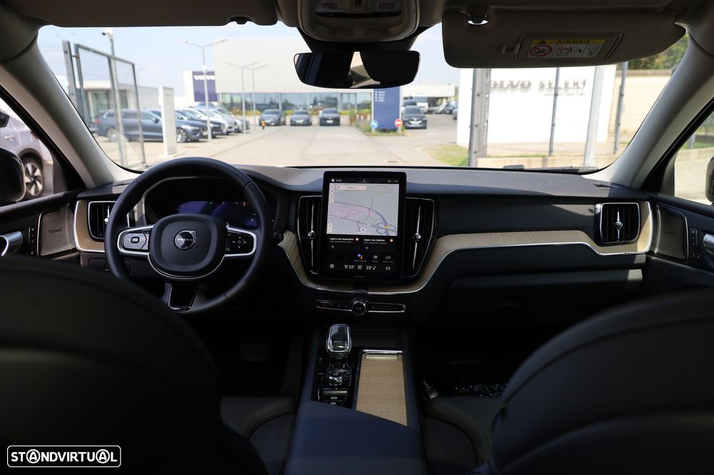 Volvo XC 60 2.0 T6 PHEV Plus Dark AWD - 16