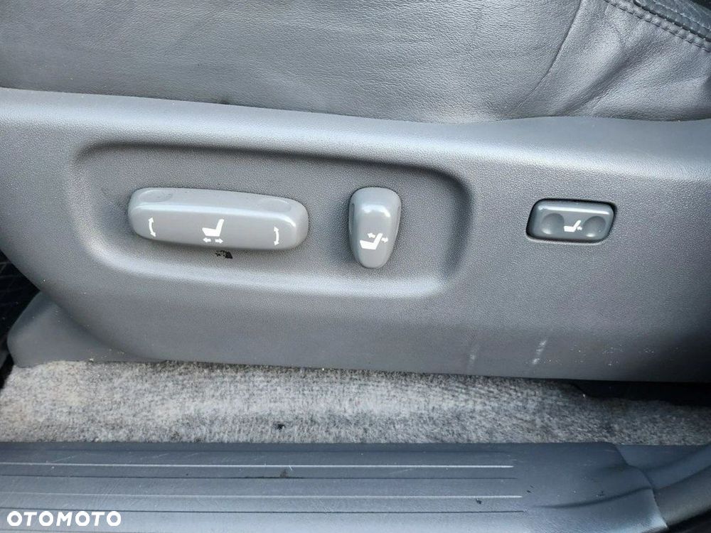 Toyota Land Cruiser - 29