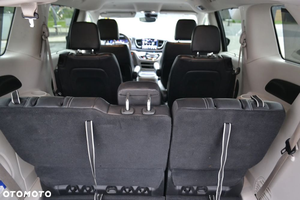Chrysler Pacifica - 25