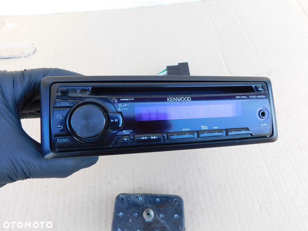 Radio samochodowe 1DIN CD MP3 AUX Kenwood KDC-3051 z kostką ISO - 4