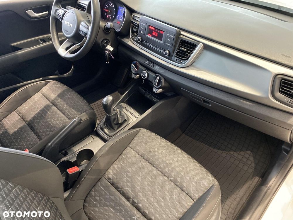 Kia Rio - 14