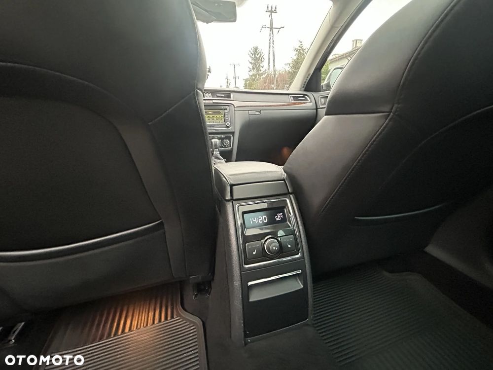 Skoda Superb 2.0 TDI Elegance Outdoor DSG - 14