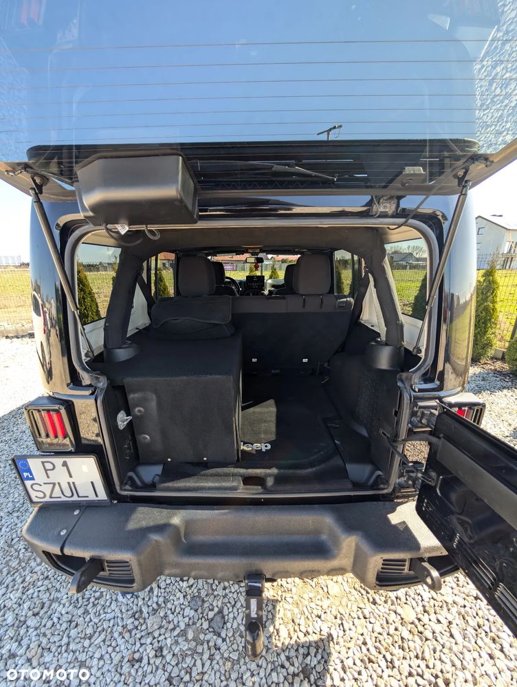 Jeep Wrangler - 13