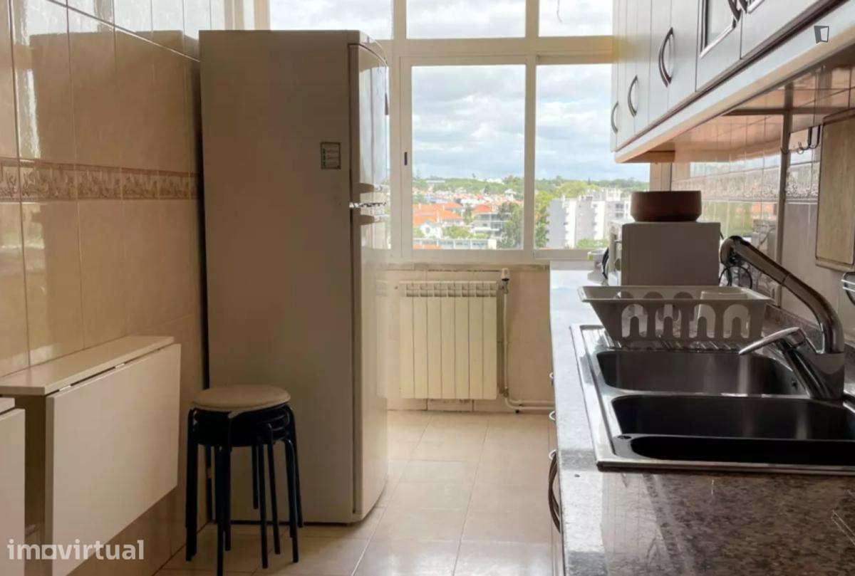 Quarto - localizado em Roma-Areeiro Lisbon - Grande imagem: 4/11