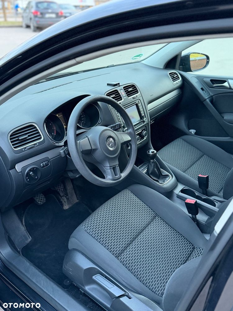 Volkswagen Golf - 10