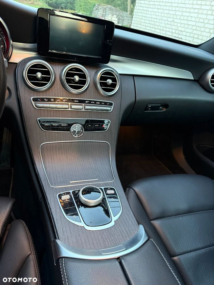 Mercedes-Benz Klasa C 300 4Matic 9G-TRONIC Avantgarde - 14