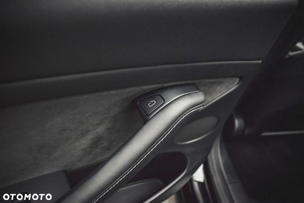 Tesla Model 3 Standard Range Plus - 35