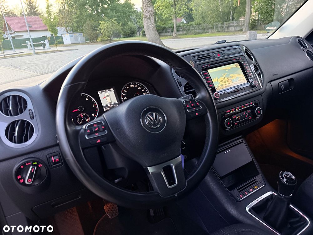 Volkswagen Tiguan 2.0 TDI SCR 4MOTION BlueMotion Technology Exclusive - 5