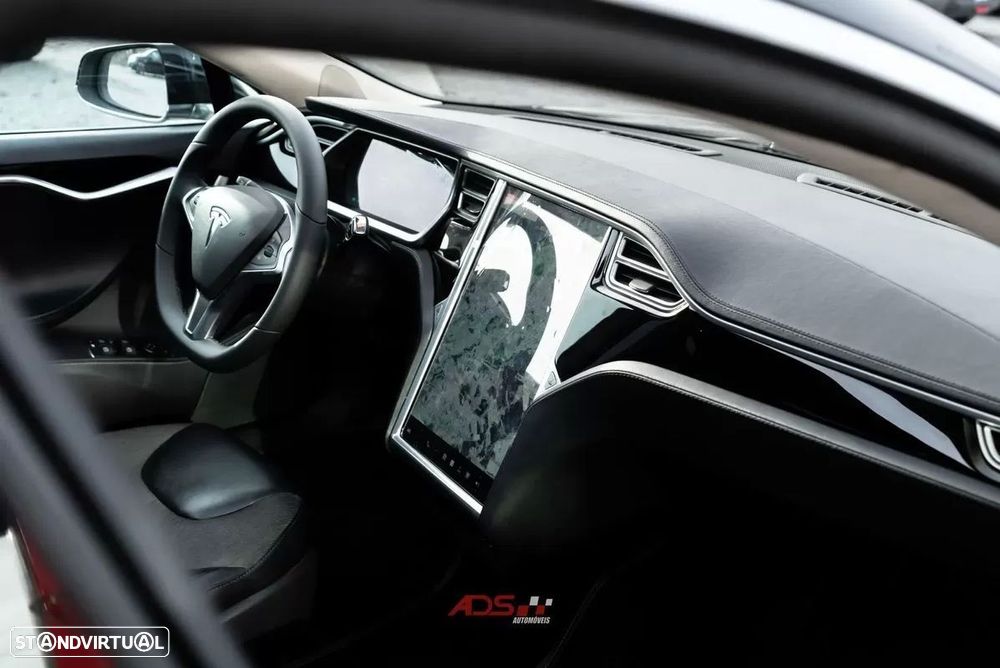 Tesla Model S 85 - 12