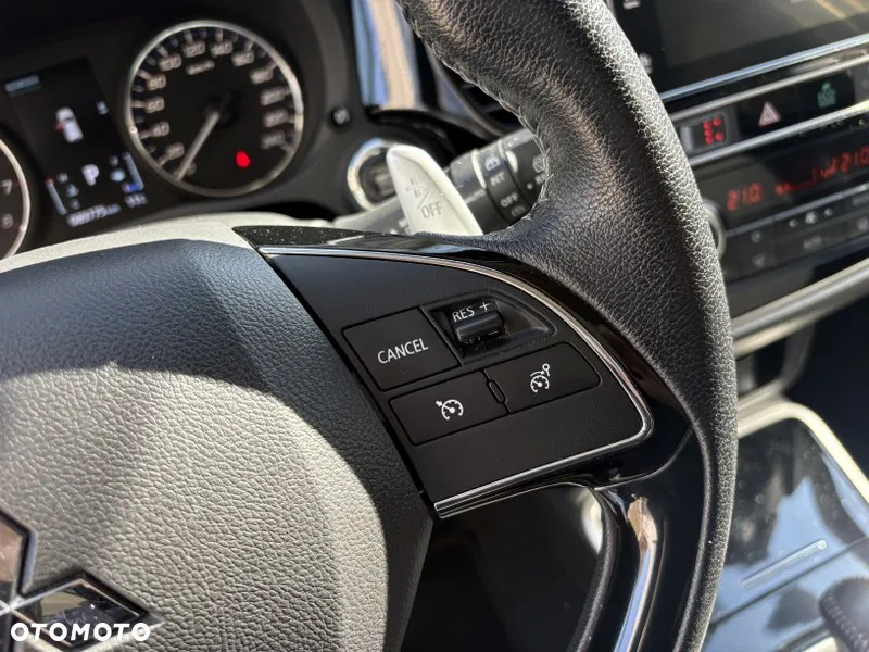 Mitsubishi Outlander 2.0 Intense + SDA 4WD CVT - 26