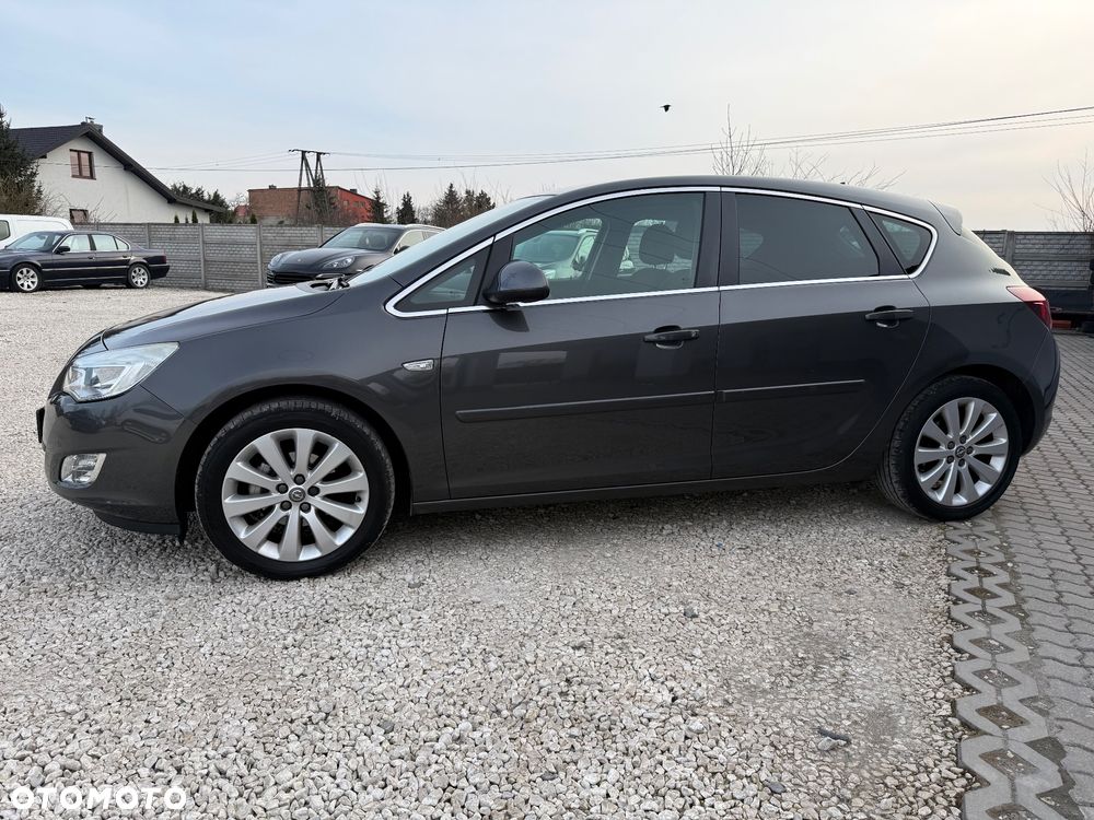 Opel Astra 1.4 T Cosmo - 25