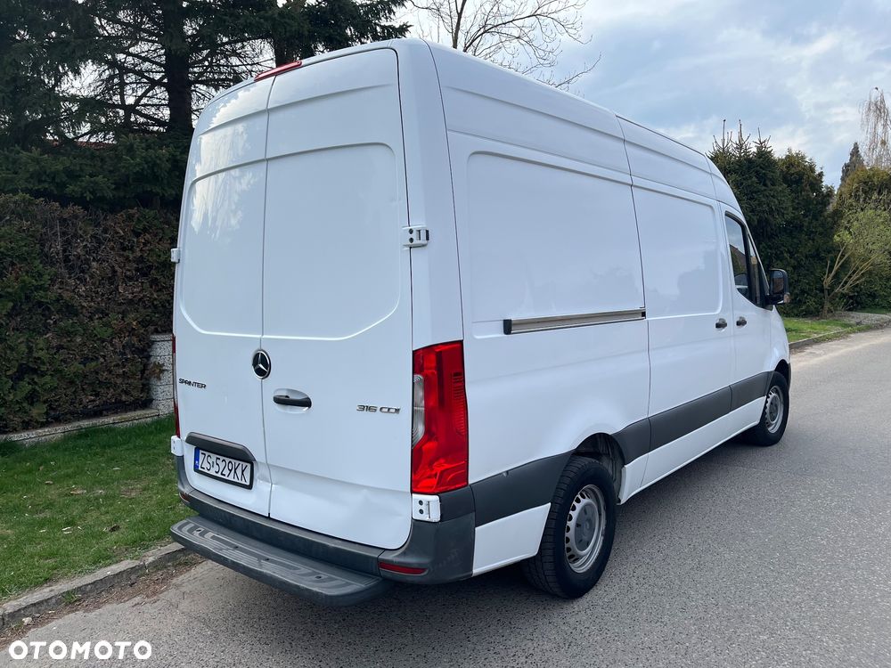 Mercedes-Benz SPRINTER - 4