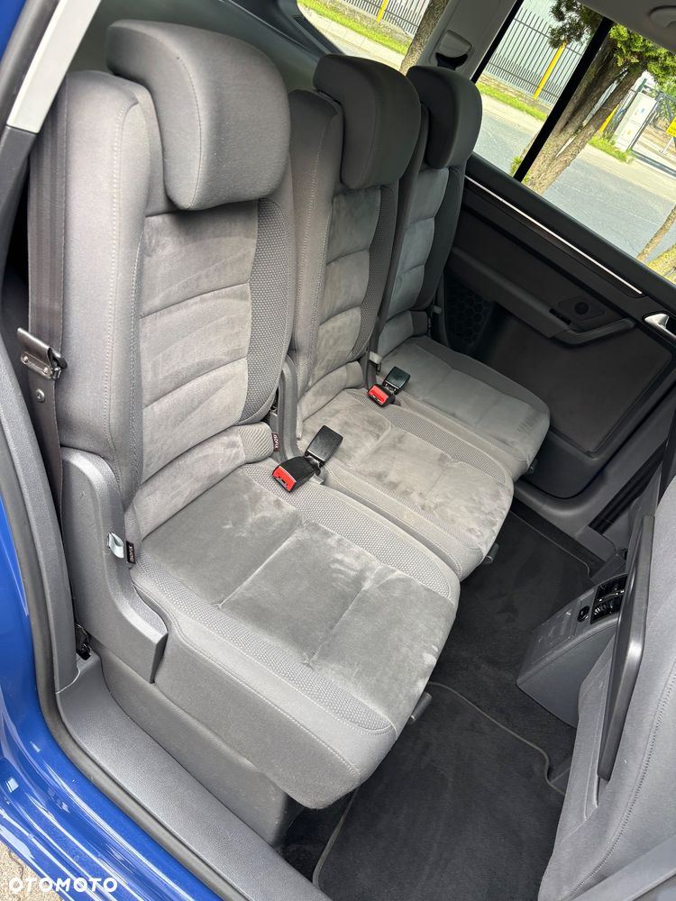 Volkswagen Touran 2.0 TDI DSG Highline - 27