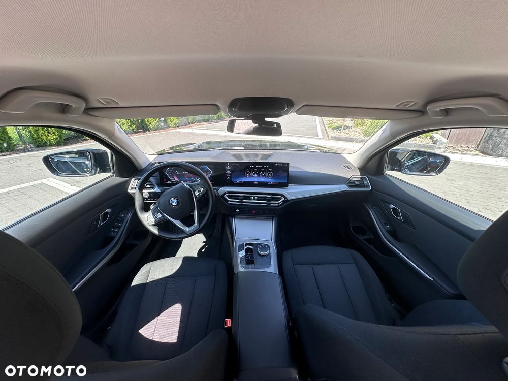 BMW Seria 3 320d xDrive mHEV - 9
