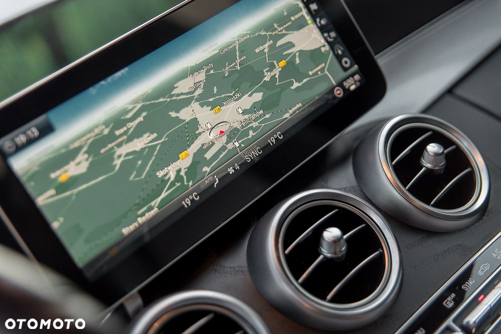 Mercedes-Benz Klasa C 300 9G-TRONIC - 20
