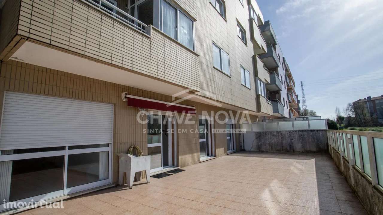 T2 c/ Terraço e 2 Lugares de Garagem em Rio Meão - Grande imagem: 2/28