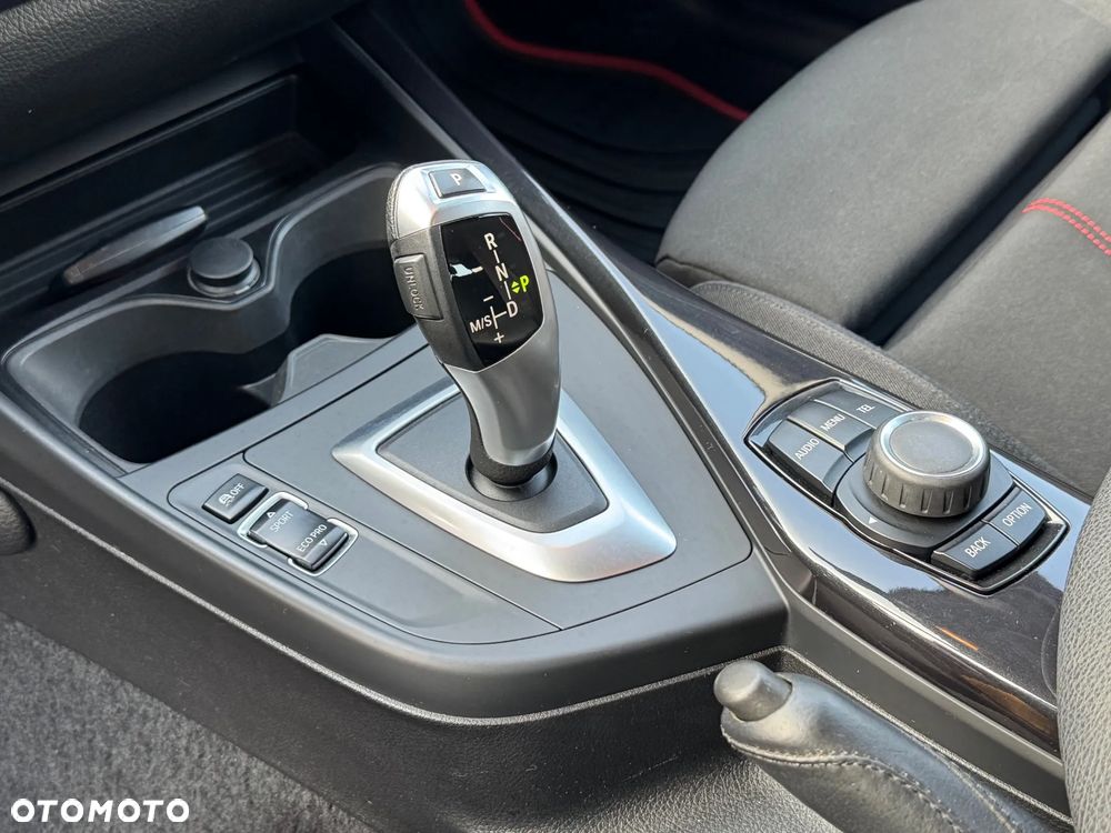 BMW Seria 1 116i Sport Line - 24