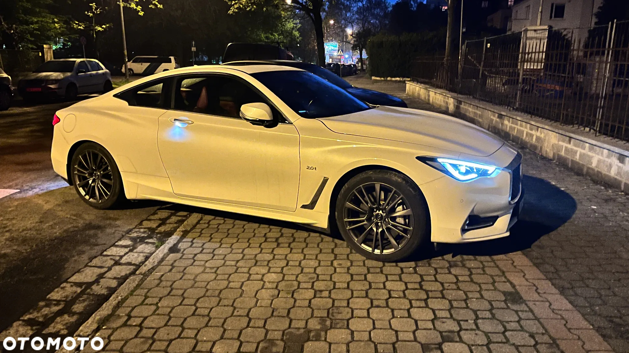 Infiniti Q60 2.0t Sport - 11