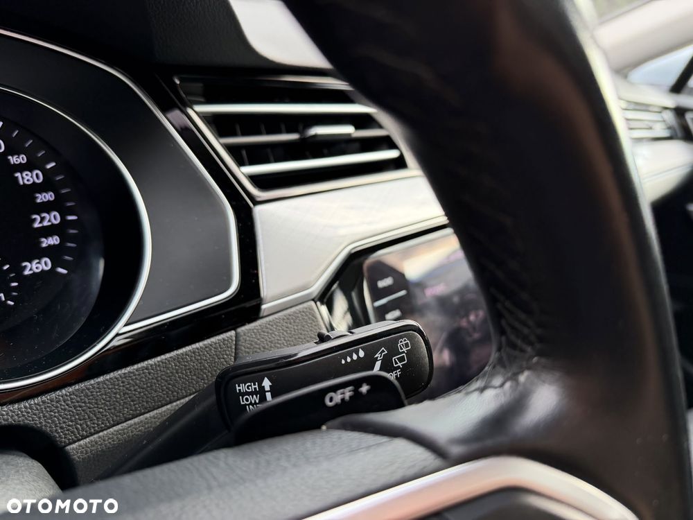 Volkswagen Passat 1.5 TSI EVO Elegance DSG - 27