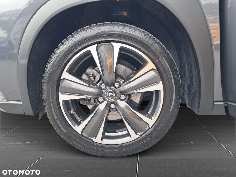 Lexus UX - 19