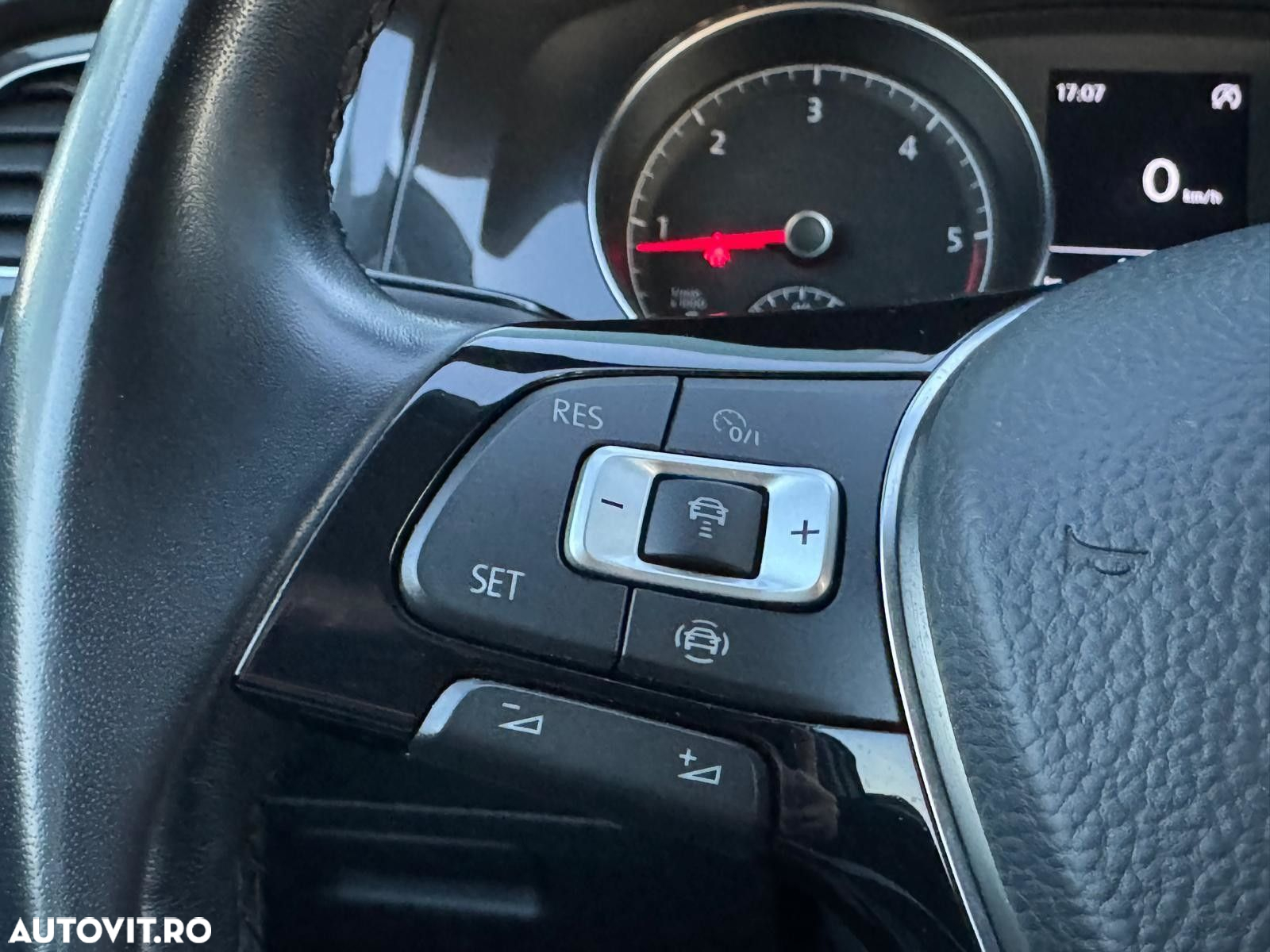 Volkswagen Golf - 15