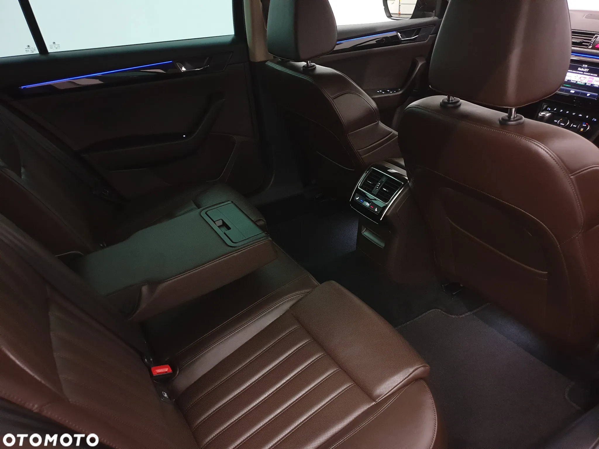 Skoda Superb 2.0 TDI 4x4 L&K DSG - 28