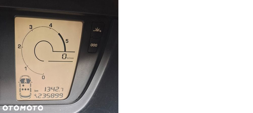 Citroën C4 Picasso 1.6 HDi Equilibre Navi Pack - 17